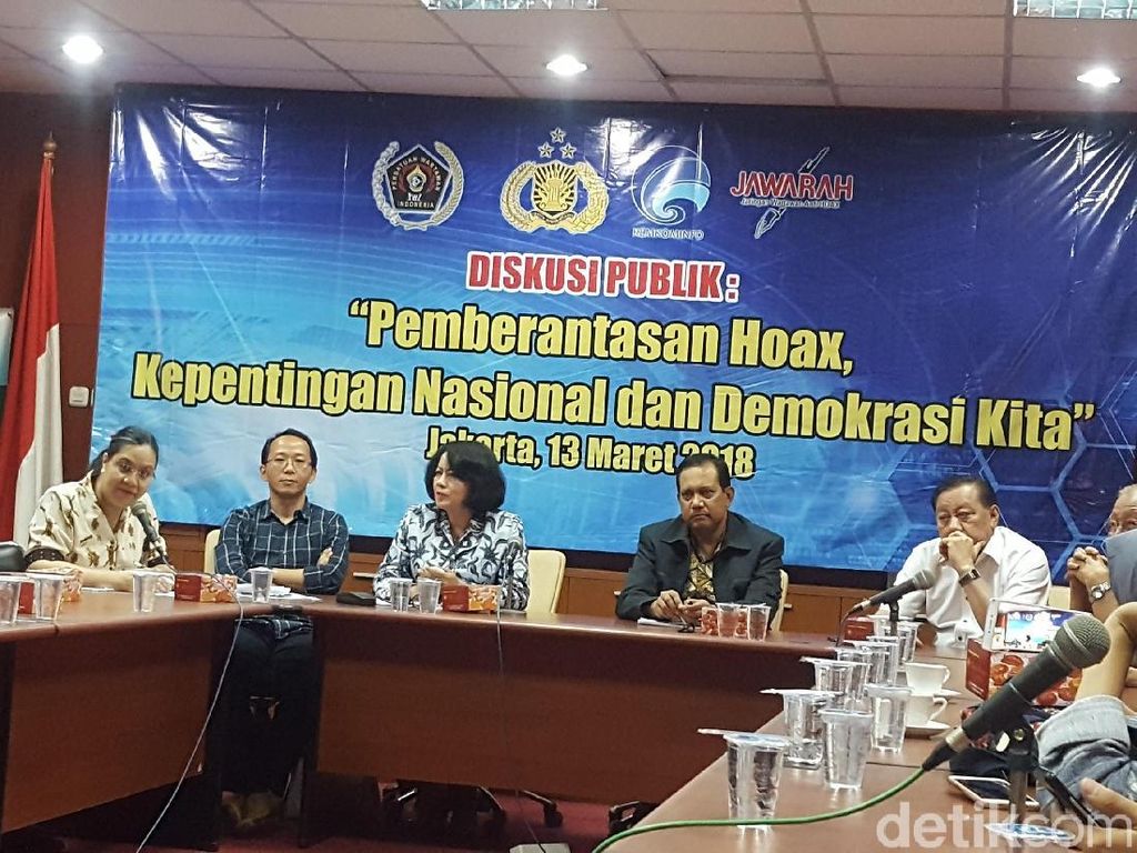 Kominfo Sebut Kartu Perdana Permudah Penyebar Hoax Kominfo Sebut Kartu Perdana Permudah Penyebar Hoax