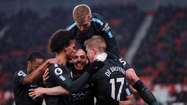Manchester City hanya butuh tiga kemenangan lagi untuk meraih gelar juara Liga Primer Inggris.