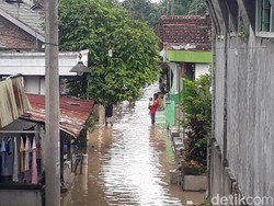 Bojonegoro Siaga Kuning Banjir, Tenda Darurat Mulai Didirikan