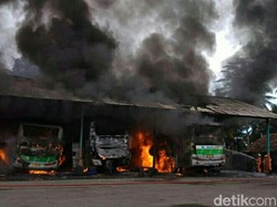 Tiga Bus Budiman Terbakar di Pul Pangandaran