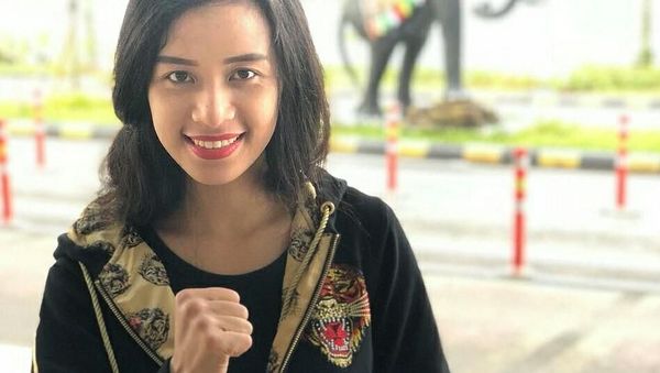 Foto: Sosok Chintya, Pendekar Silat Cantik yang Viral karena Push-up Satu Jari
