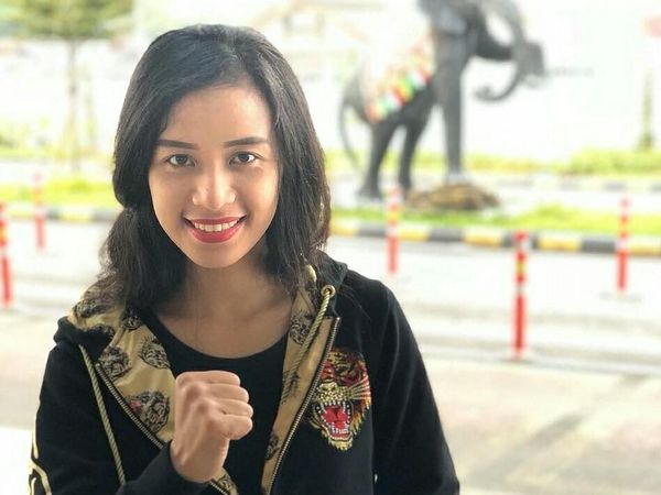 Foto: Sosok Chintya, Pendekar Silat Cantik yang Viral karena Push-up Satu Jari