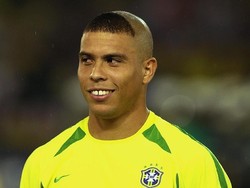 Hai Bunda Sedunia, Maafin Ronaldo atas Potongan Rambut 2002 ya...