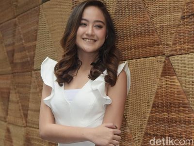 Terpesona Senyum Manis Salshabilla
