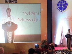 Rapat Bareng PNS Kemenhub, Budi Karya Bahas Mudik dan Taksi Online