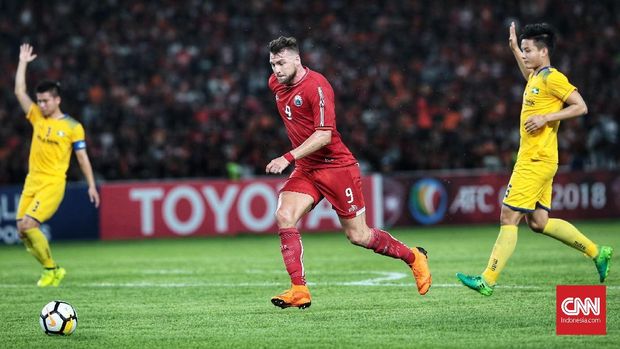 Marko Simic memiliki beberapa peluang, tapi gagal membobol gawang Song Lam.