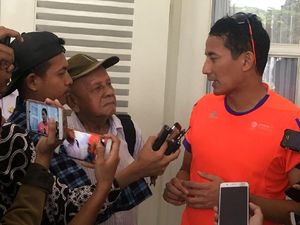 Curhat Digusur, Firman Tanya Sandiaga Syarat Rumah DP Rp 0 Curhat Digusur, Firman Tanya Sandiaga Syarat Rumah DP Rp 0