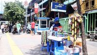 Foto: Miris, Trotoar di Tanah Abang Ini Dijadikan Tempat Berjualan