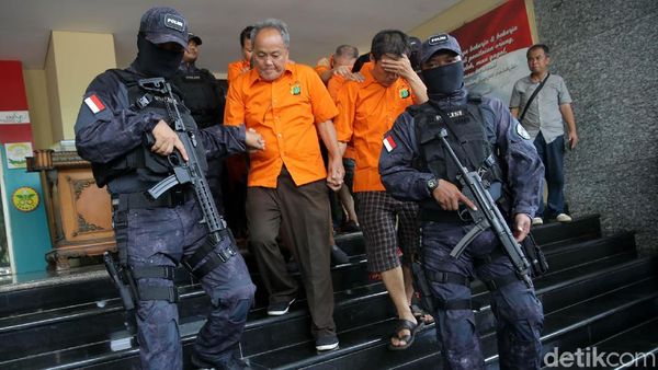 Foto: Ini 85 Penjudi yang Diciduk Polisi di Sawah Besar