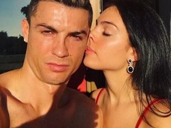 Ronaldo Berjemur saat Karantina, Georgina Pergi Belanja Tanpa Masker