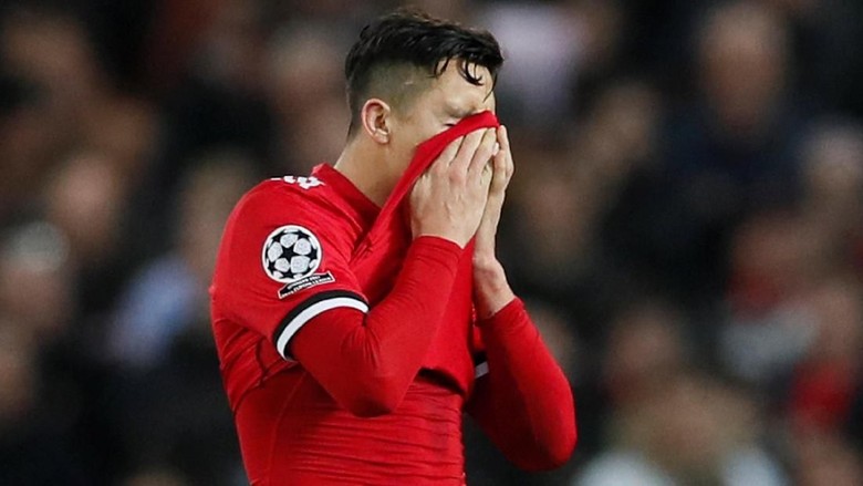 Tak Kunjung Bersinar, Sudah Waktunya Sanchez Dicadangkan? Tak Kunjung Bersinar, Sudah Waktunya Sanchez Dicadangkan?