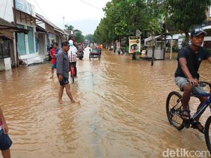 Banjir di 9 Desa Pasuruan Surut, Warga Kesulitan Bersihkan Lumpur