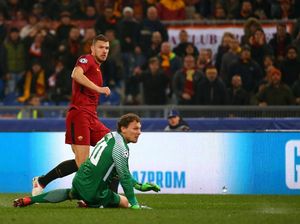Dzeko Loloskan Roma ke Perempatfinal
