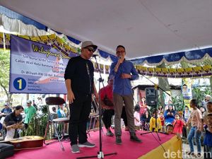 Doel Sumbang Siap Jadi Jurkam Pasangan Nurul Arifin-Ruli Doel Sumbang Siap Jadi Jurkam Pasangan Nurul Arifin-Ruli