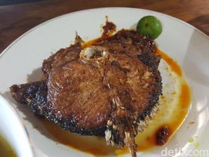 7 Kuliner Legendaris Bali yang Bertahan Kelezatannya Lebih dari 50 Tahun! 7 Kuliner Legendaris Bali yang Bertahan Kelezatannya Lebih dari 50 Tahun!