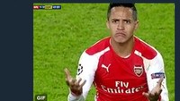 Ya, Alexis Sanchez menjadi bulan-bulanan usai didatangkan mahal-mahal oleh MU dari Arsenal namun belum banyak berkontibusi bagi tim. (Foto: Twitter @TheSunFootball)