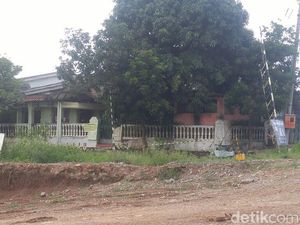 Ada Rumah Sengketa di Tengah Tol Batang-Semarang