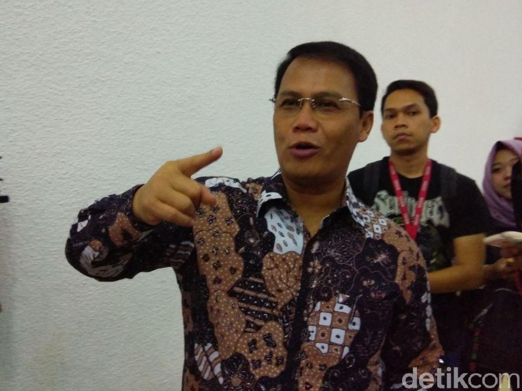 Ahmad Basarah, Tak Jadi Cawagub Jatim tapi Jadi Pimpinan MPR Ahmad Basarah, Tak Jadi Cawagub Jatim tapi Jadi Pimpinan MPR