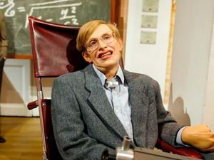 Mengenang Stephen Hawking di Madame Tussauds London Mengenang Stephen Hawking di Madame Tussauds London