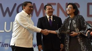 Senyum-senyum, Fadli Zon dan Sri Mulyani Akur di DPR