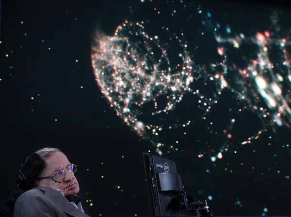 Deretan Berita Heboh: Stephen Hawking Meninggal hingga Pena Ajaib