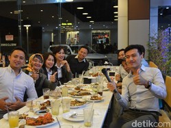 Menang DiTraktir Detikcom, Wiratmoko Ajak 20 Teman Makan Bareng