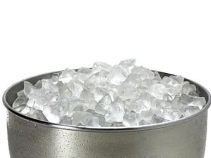 Seperti Limbad, Orang-orang Ini Bermain-main dengan Suhu Ekstrem Seperti Limbad, Orang-orang Ini Bermain-main dengan Suhu Ekstrem