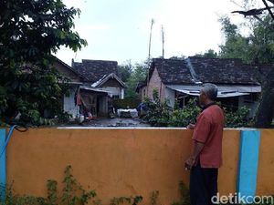 Ini Alasan Kades Kalikatir Tutup Rumah 3 Keluarga dengan Pagar