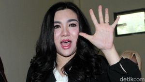 Gaya Vicky Shu di Sidang First Travel, Ungkap Cerita di Balik Promo