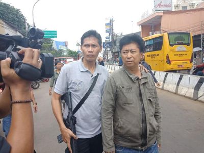 Foto: Penggerebekan Salon Esek-esek Pasar Minggu di Siang Bolong