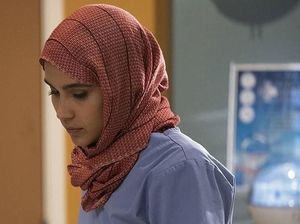 Alasan Menyentuh dari Adegan Lepas Hijab Greys Anatomy yang Bikin Heboh Alasan Menyentuh dari Adegan Lepas Hijab Greys Anatomy yang Bikin Heboh