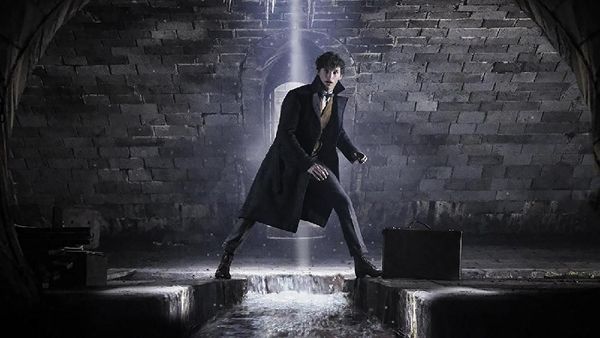 Intip Sekuel Fantastic Beasts 2, Eddie Redmayne dan Jude Law Sang Dumbledore