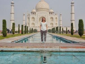 Gadis 23 Tahun Berniat Pecahkan Rekor Keliling Seluruh Negara di Dunia