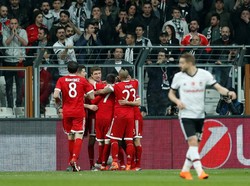Turun Minum, Bayern Ungguli Besiktas 1-0