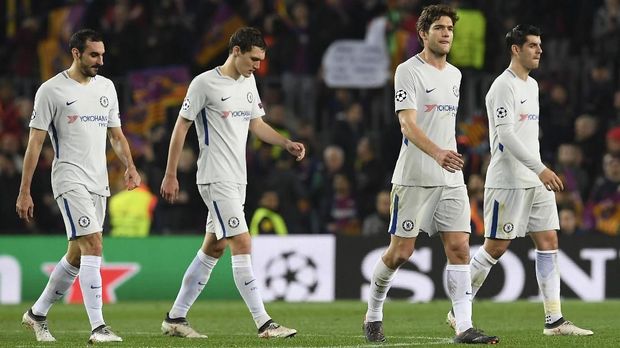 Alvaro Morata (kanan) tengah mengalami masa sulit di Chelsea.