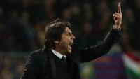 Setelah dilepas Chelsea, Antonio Conte masih menganggur. Pelatih yang membawa Juventus tiga kali juara Serie A dan Chelsea kampiun liga Inggris meramaikan bursa pelatih baru Marid.  (Susana Vera/Reuters)