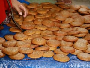 Si Kue Janda dari Pangkep yang Bikin Ketagihan Si Kue Janda dari Pangkep yang Bikin Ketagihan
