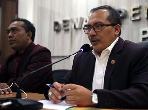 PPNI Selidiki Dugaan Perawat Sebar Foto Syekh Ali Jaber di ICU PPNI Selidiki Dugaan Perawat Sebar Foto Syekh Ali Jaber di ICU