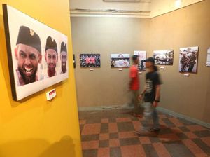 Puluhan Fotografer Muda Surabaya Kampanyekan Melawan Hoax