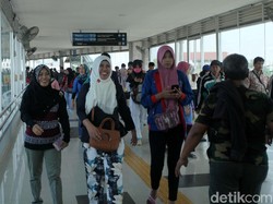 Alasan Kemenhub Fasilitasi Penumpang KRL Naik KA Bandara