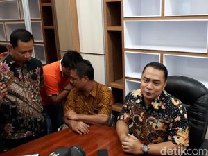 Apa Kadis Perumahan Surabaya Kenal Terduga Penembak Mobilnya? Apa Kadis Perumahan Surabaya Kenal Terduga Penembak Mobilnya?