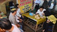 Sebelum Ditahan KPK, Ini Gaya Setya Novanto Nikmati Makanan
