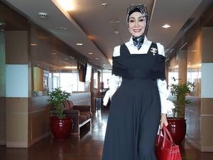 10 Artis Indonesia yang Punya Tas Seharga Lebih dari Rp 1 Miliar 10 Artis Indonesia yang Punya Tas Seharga Lebih dari Rp 1 Miliar