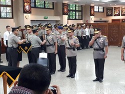 Video Kapolri Lantik Pejabat Kepolisian yang Baru