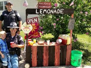 Foto: Seminggu Jualan Limun, Anak 6 Tahun di AS Raup Rp 96,2 Juta