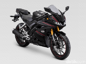 Warna Baru Yamaha R15 dengan Suspensi Upside Down Emas