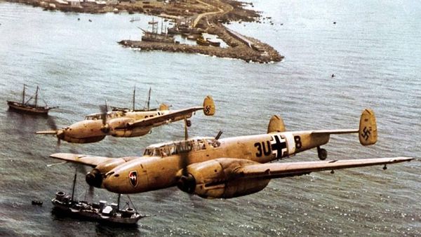 Potret Warna Langka Aksi Pesawat Nazi di Perang Dunia II