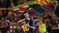 Lionel Messi dan Luis Suarez jadi andalan tendangan bebas di Barcelona.