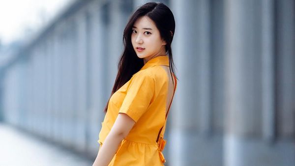 Terpukau Model Bikini yang Fotonya Saat Tanpa Makeup Viral