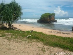 Pembangunan Resort di Pantai Gunungkidul Ancam Karst dan Air